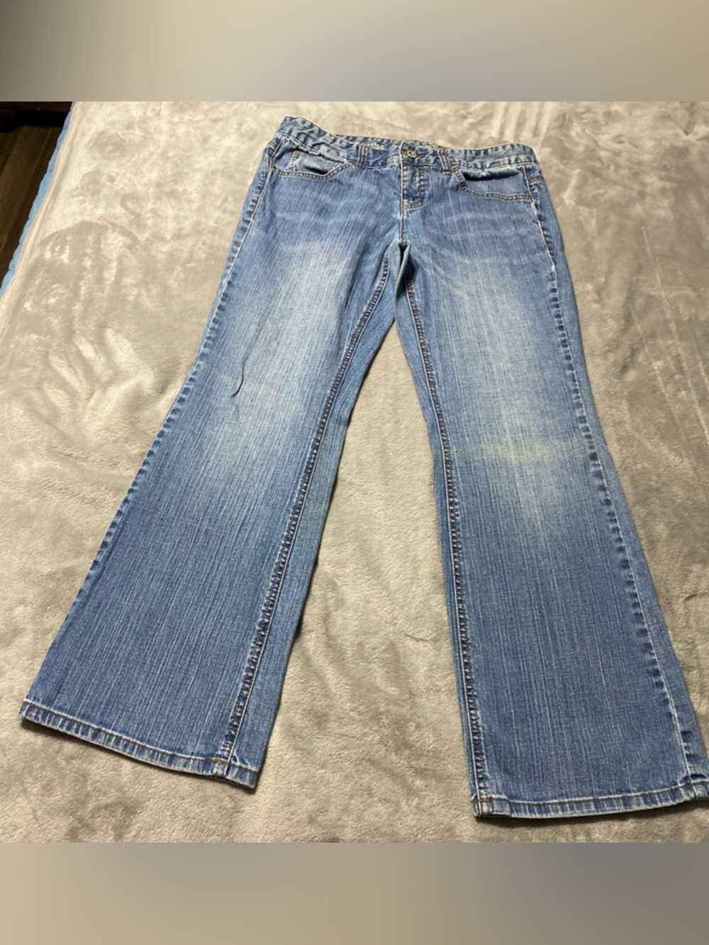 Tommy Hilfiger Women's Medium Wash HTK-KSG Freedom Flared Denim Jeans Size 12S